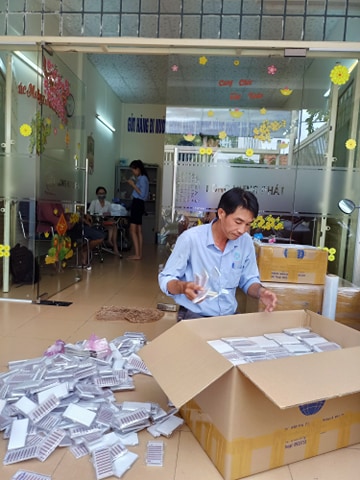 Gửi mi giả đi Mỹ