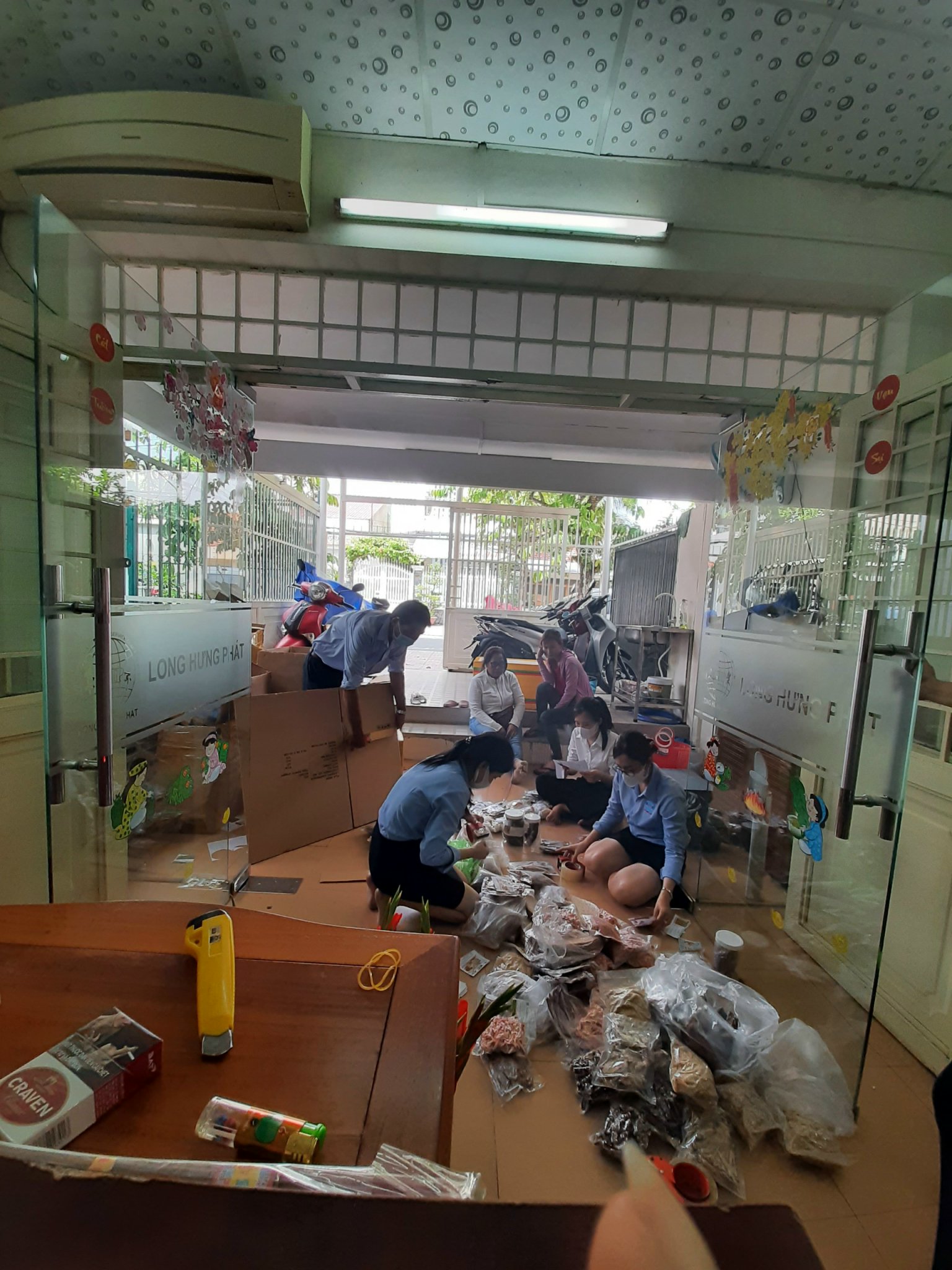Gửi quần áo đi Malaysia