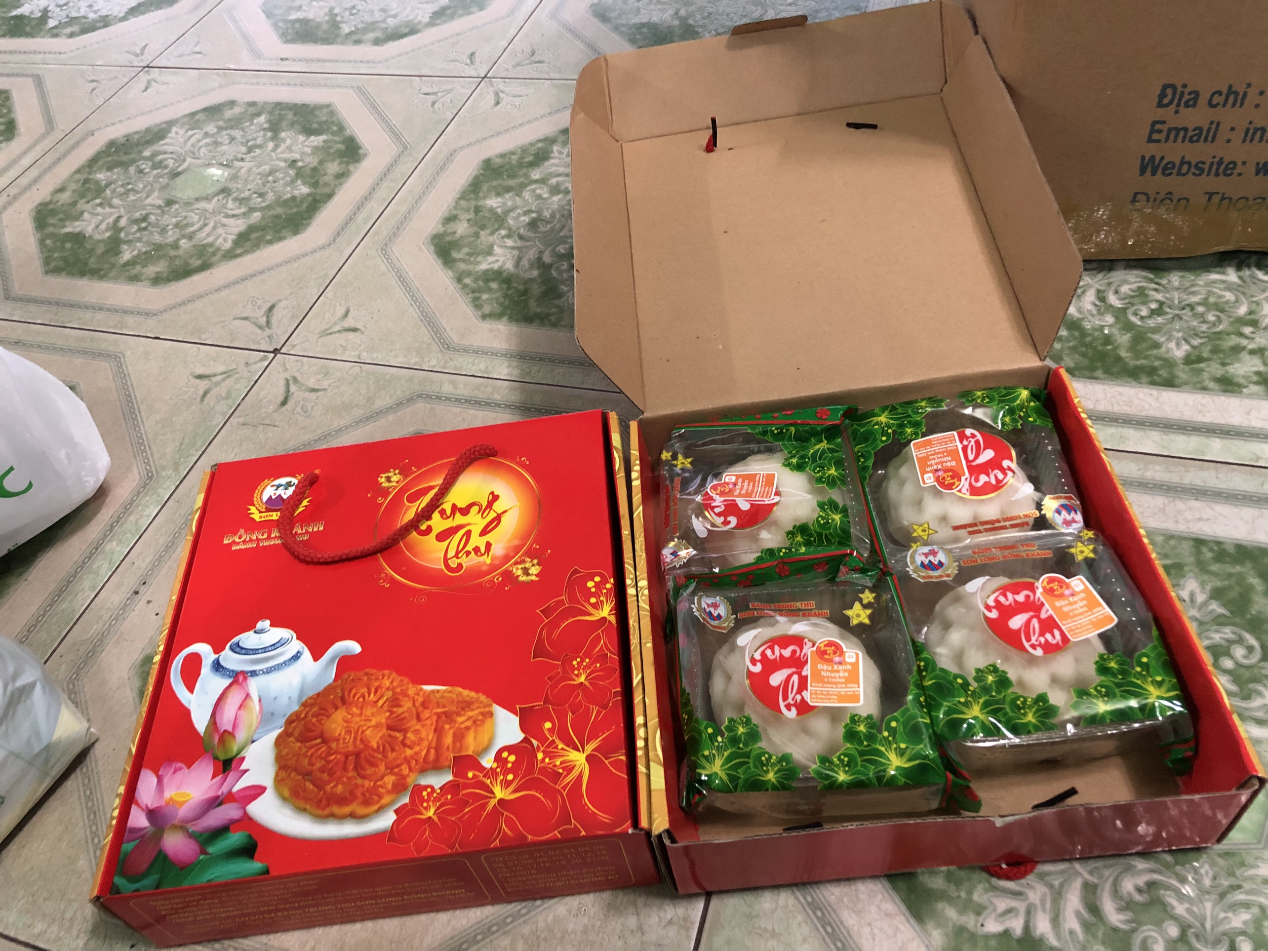 Gửi bánh trung thu có trứng đi Canada với nhiều ưu đãi hấp dẫn tại LHP 