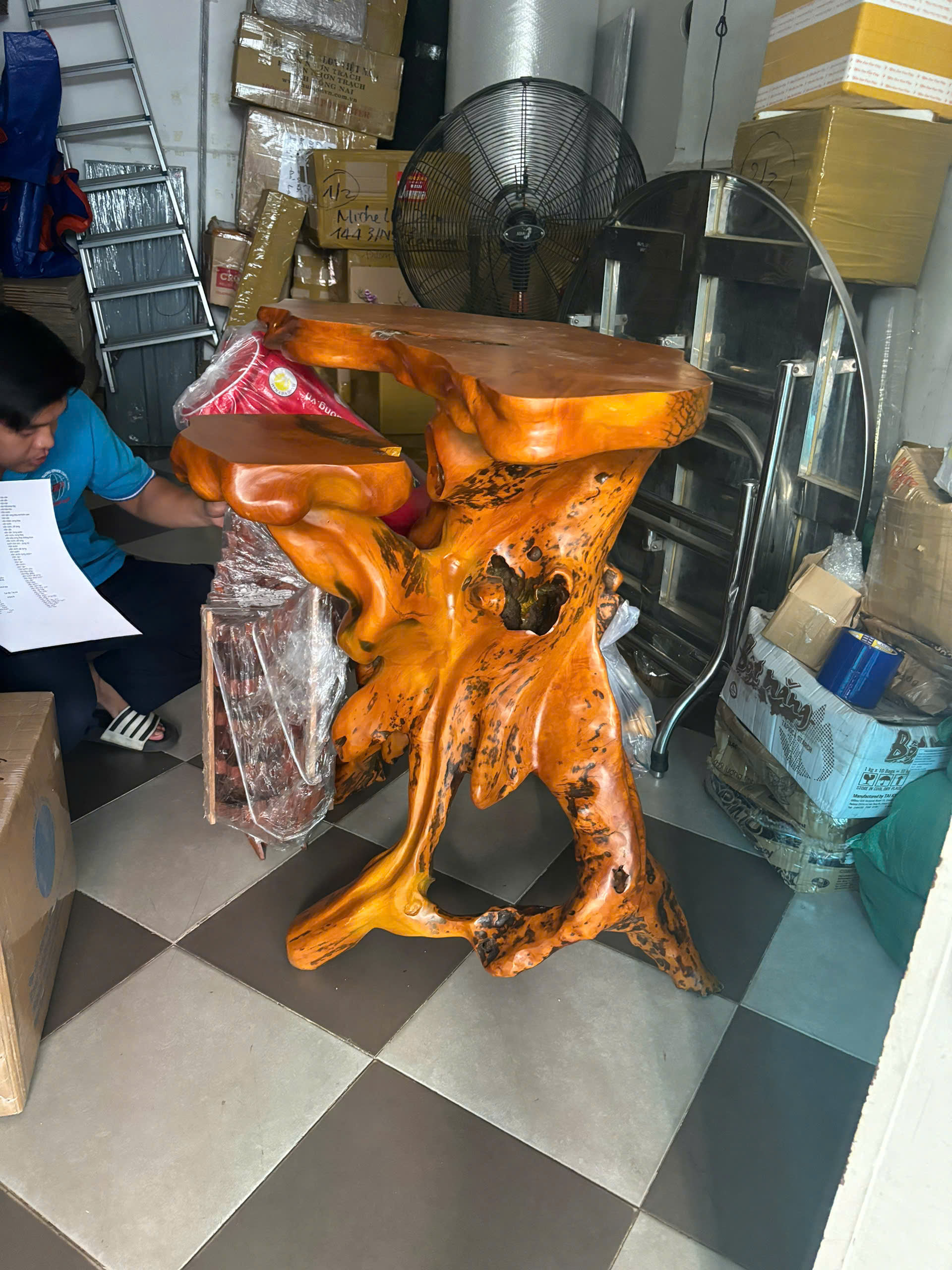 Gửi bàn gỗ đi Áo tại Cần Thơ